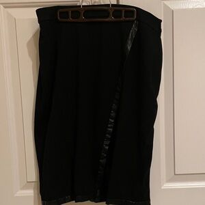 Chico's Classic Black Pencil Skirt with pleather accent. Sz.1